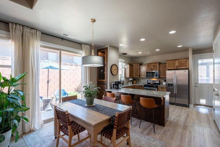 741 W 400 N, Hurricane, photo 5 of 27
