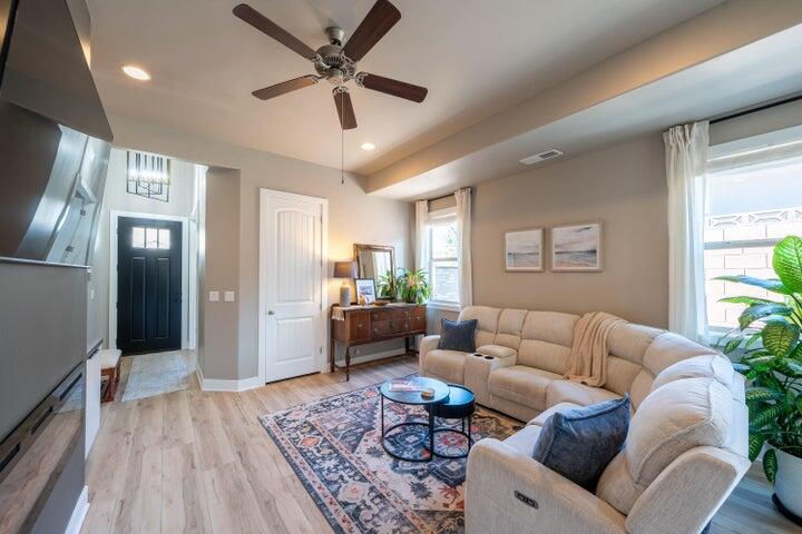 741 W 400 N, Hurricane, photo 4 of 27