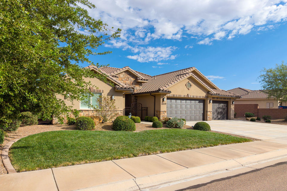 3039 E Delany DR, St George, photo 2