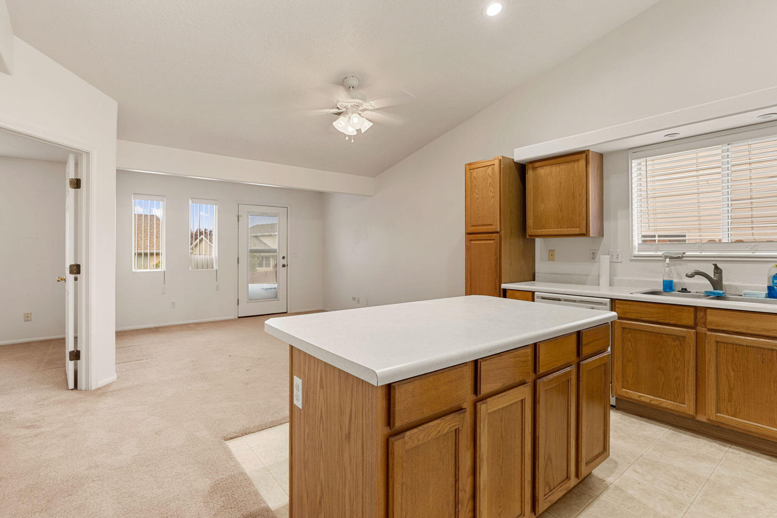 370 E 2150 N, Cedar City, photo 6 of 25