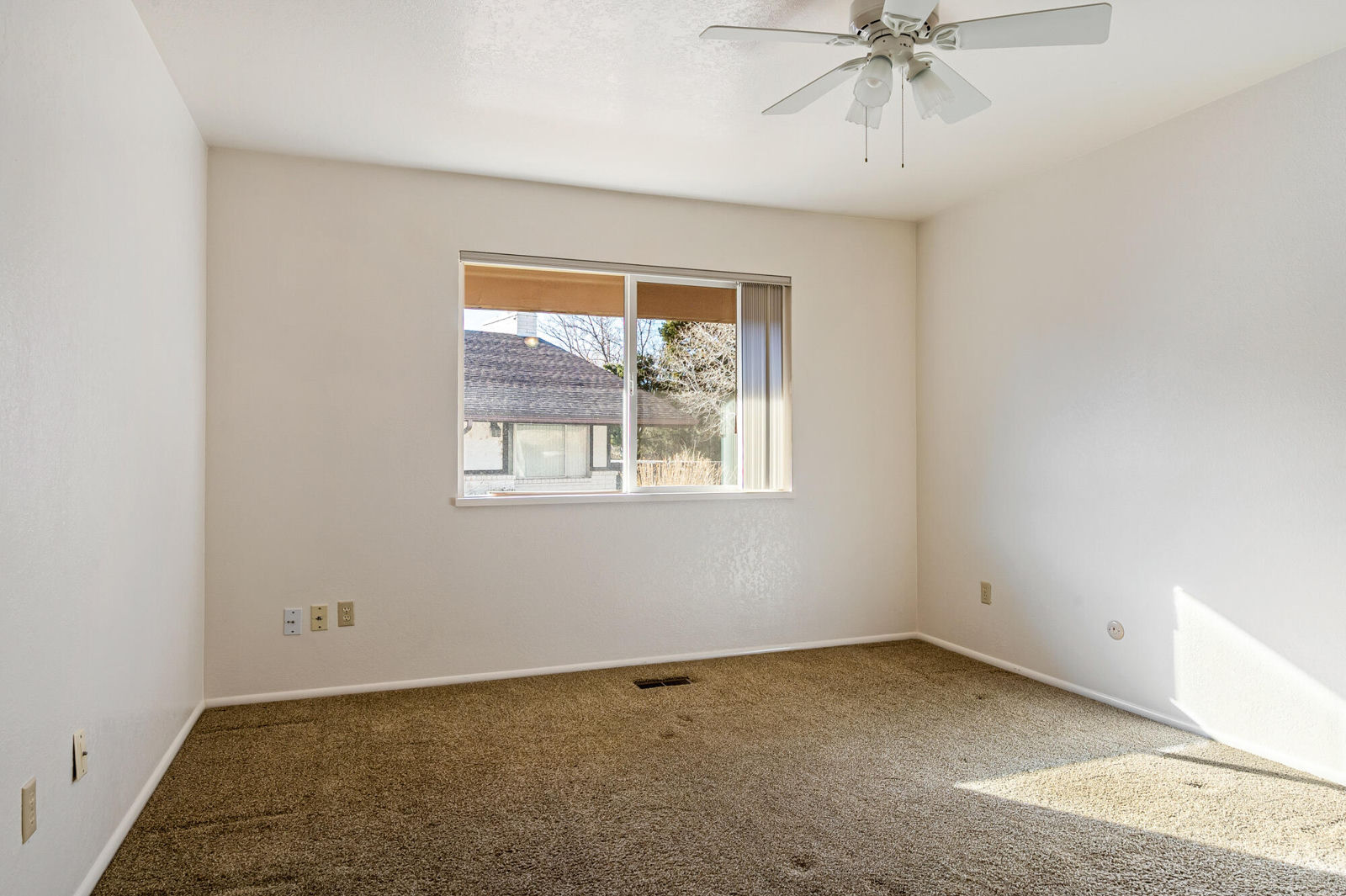 991 S Three Fountains DR, Cedar City, photo 17 of 40