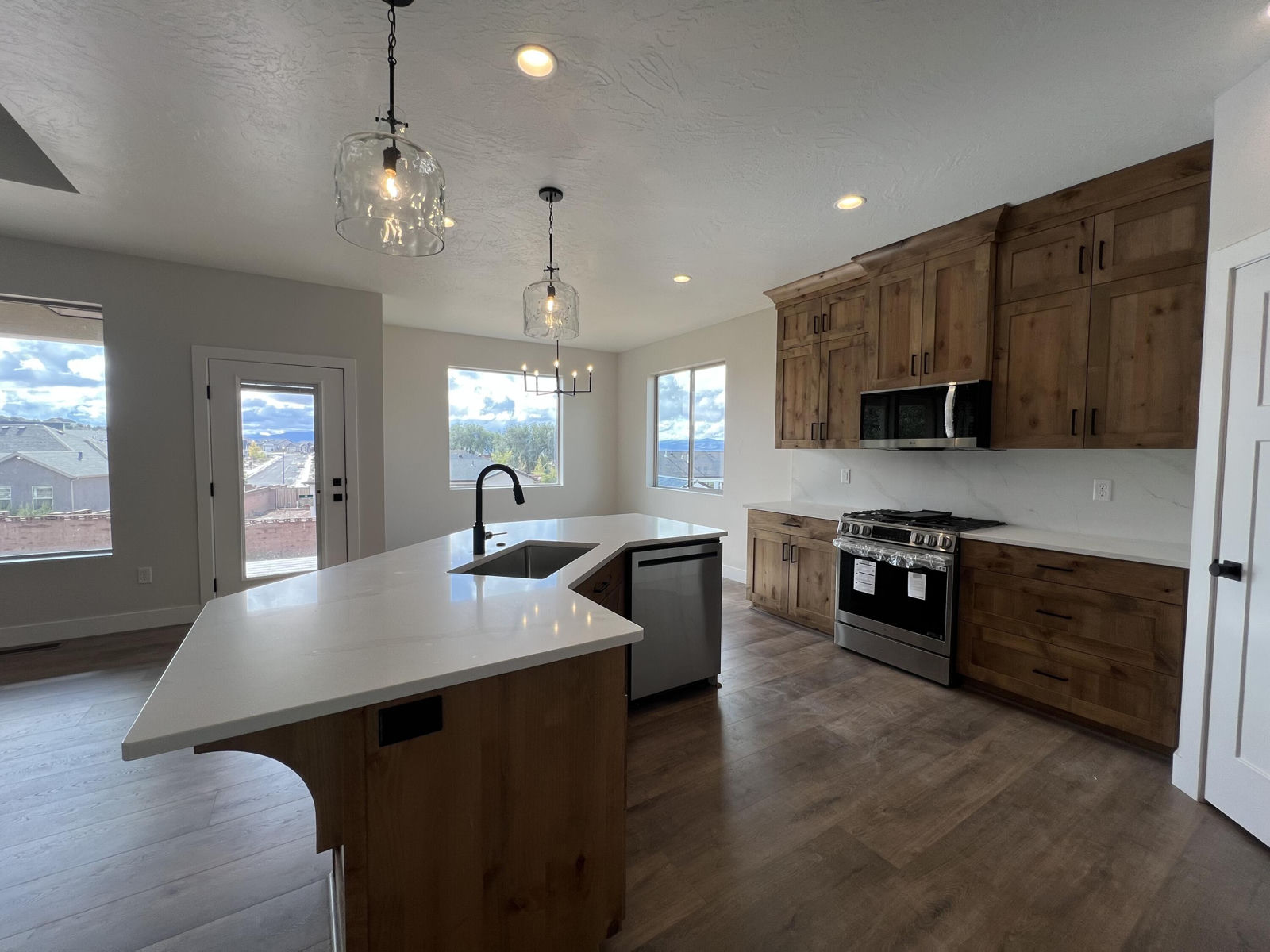 3561 W Hidden Hills DR, Cedar City, photo 7 of 17
