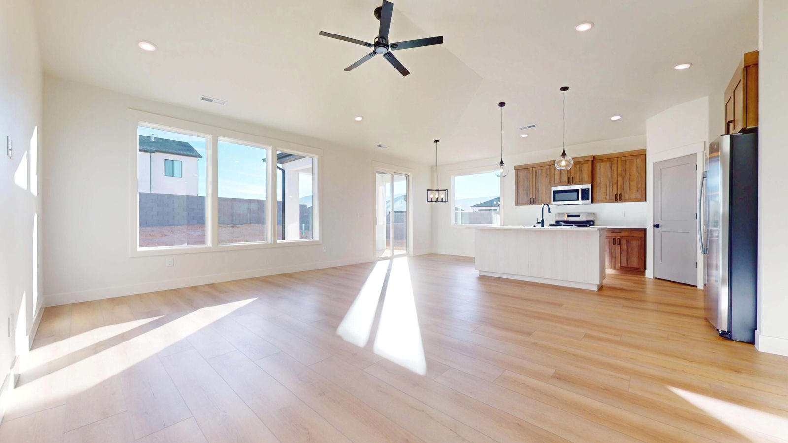 1080 N Olesia ST, Cedar City, photo 6 of 27