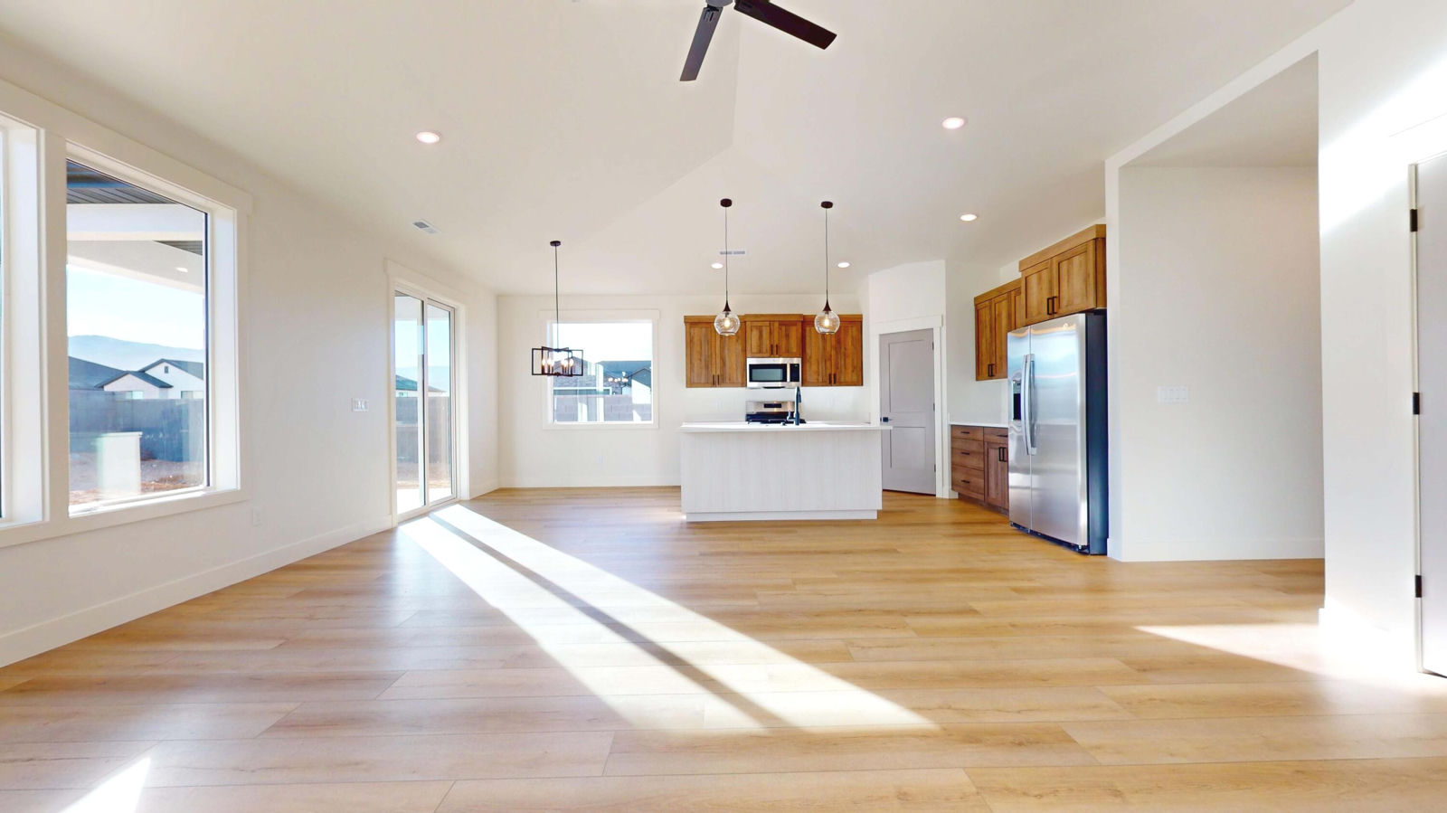 1080 N Olesia ST, Cedar City, photo 7 of 27