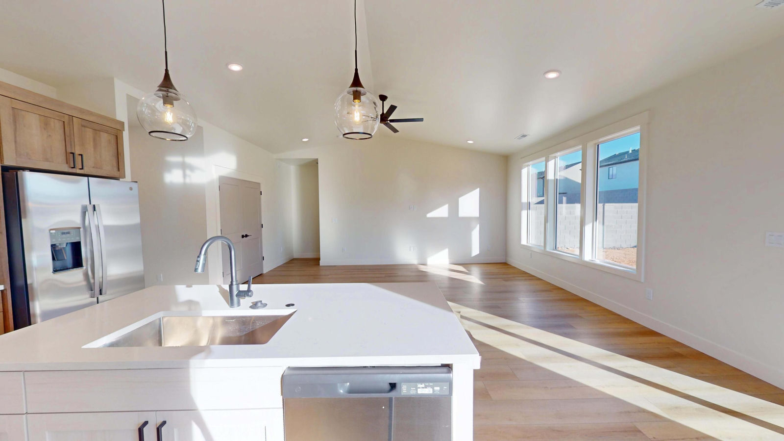 1080 N Olesia ST, Cedar City, photo 8 of 27