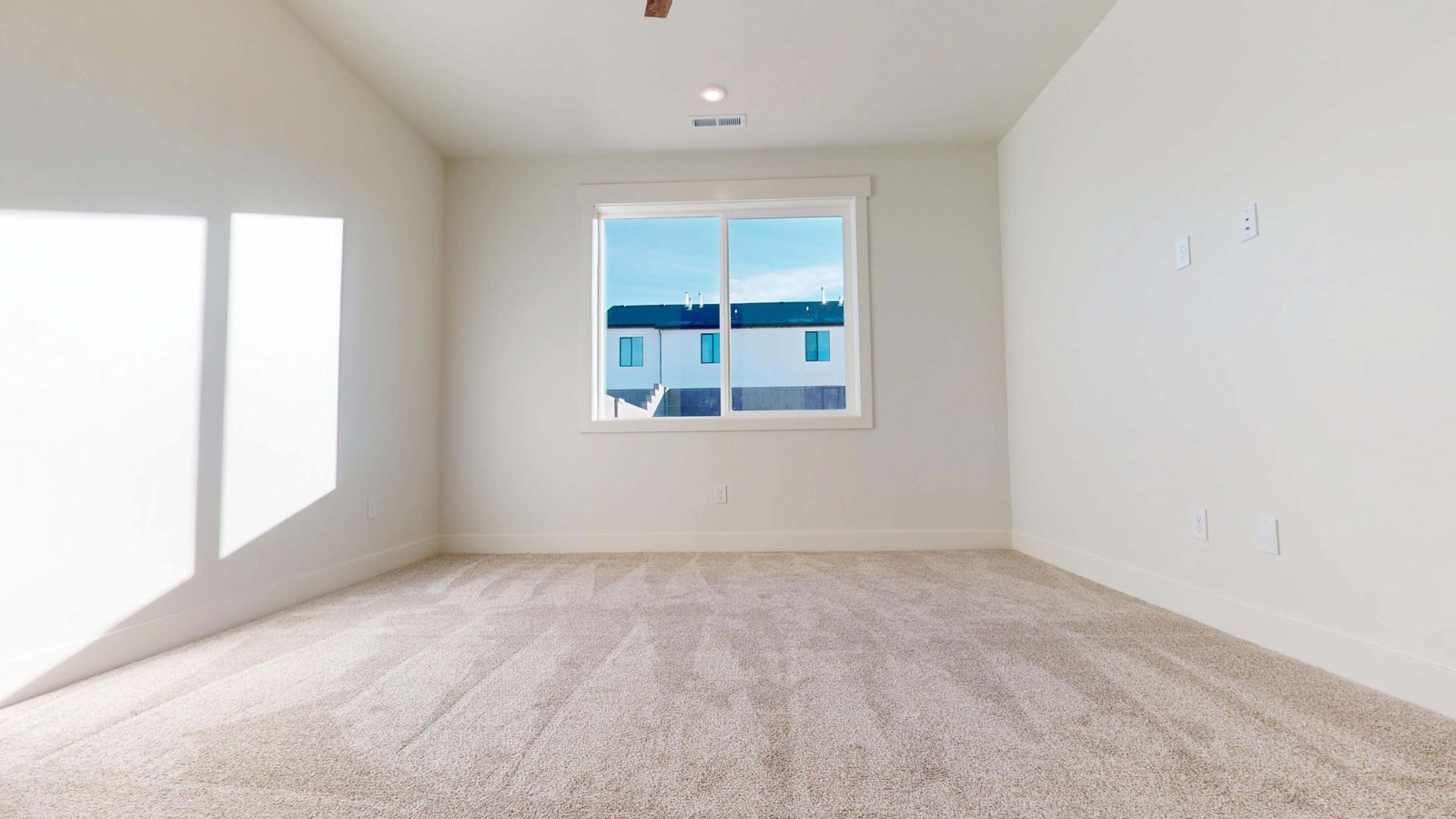 1080 N Olesia ST, Cedar City, photo 11 of 27