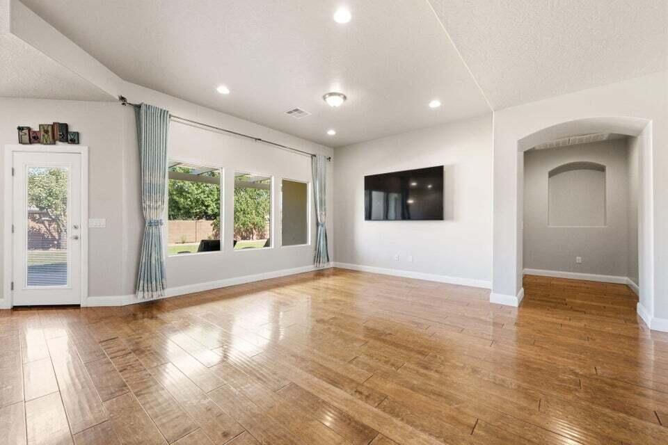649 S Haley DR, Washington, photo 5 of 42