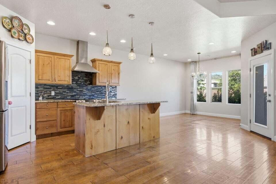 649 S Haley DR, Washington, photo 6 of 42