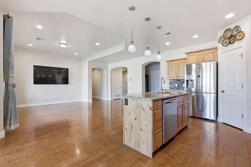 649 S Haley DR, Washington, photo 9 of 42