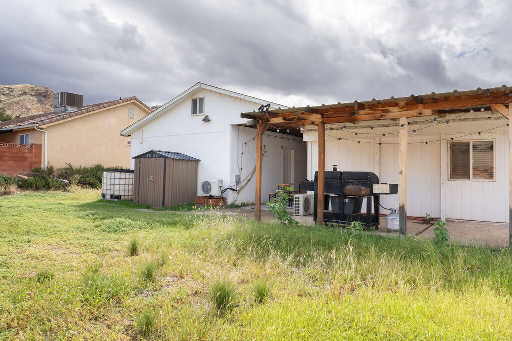 91 E 645 N, La Verkin, photo 36 of 37