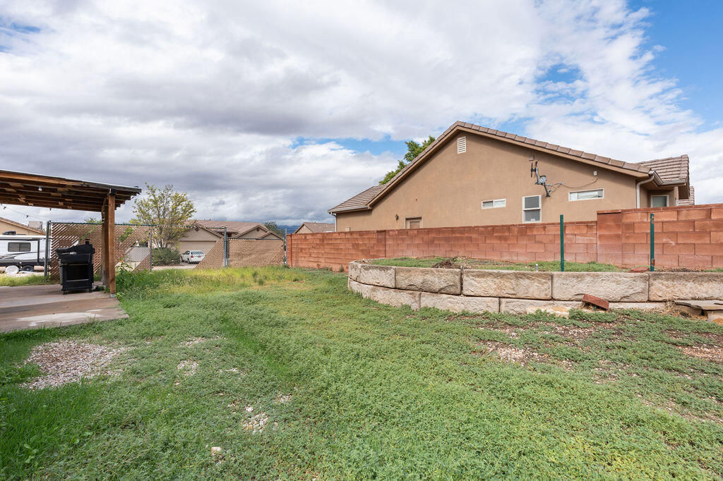 91 E 645 N, La Verkin, photo 37 of 37