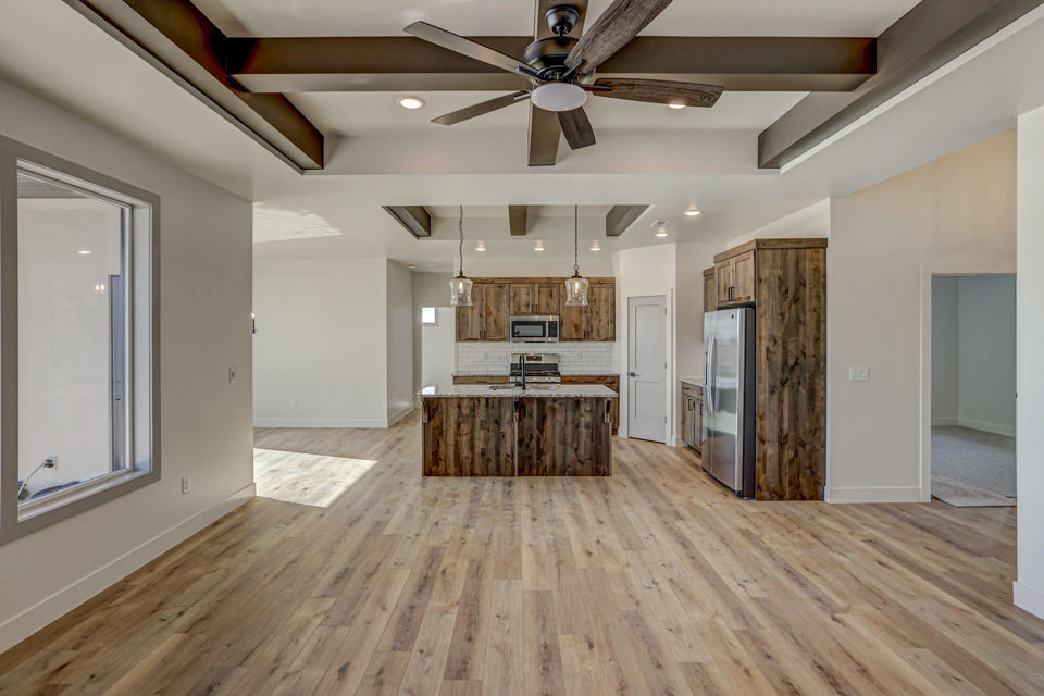 1091 N Olesia ST, Cedar City, photo 2