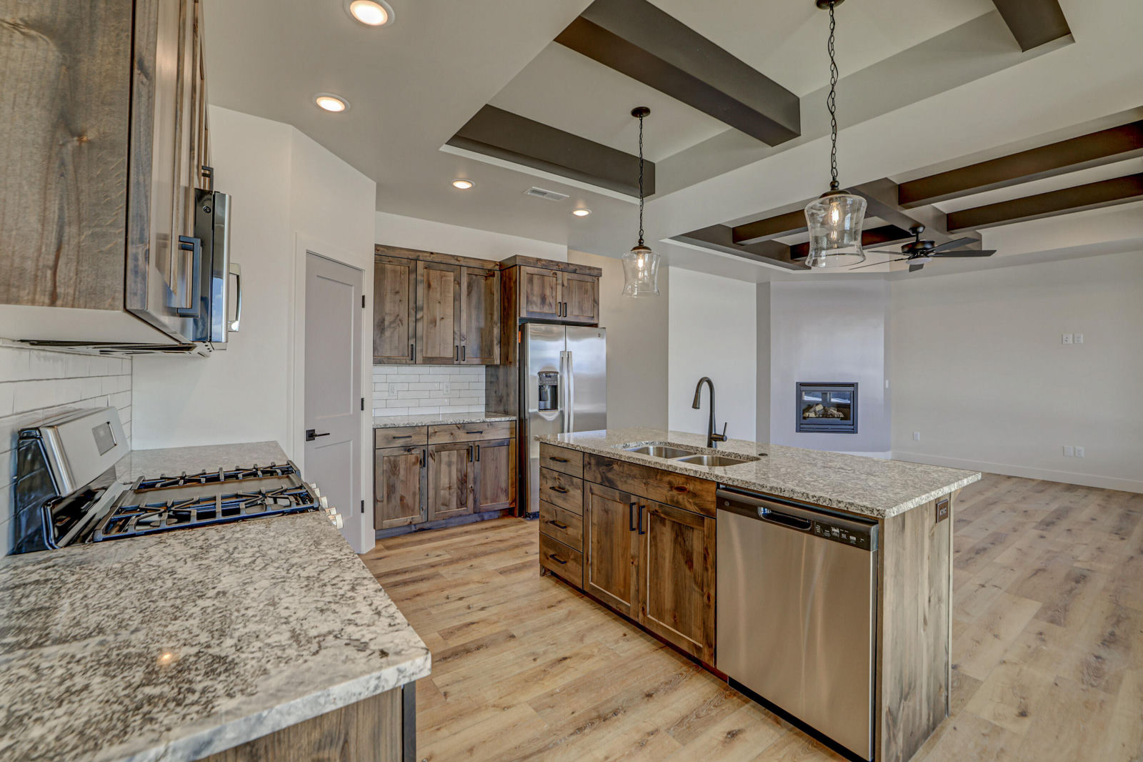 1091 N Olesia ST, Cedar City, photo 7 of 31