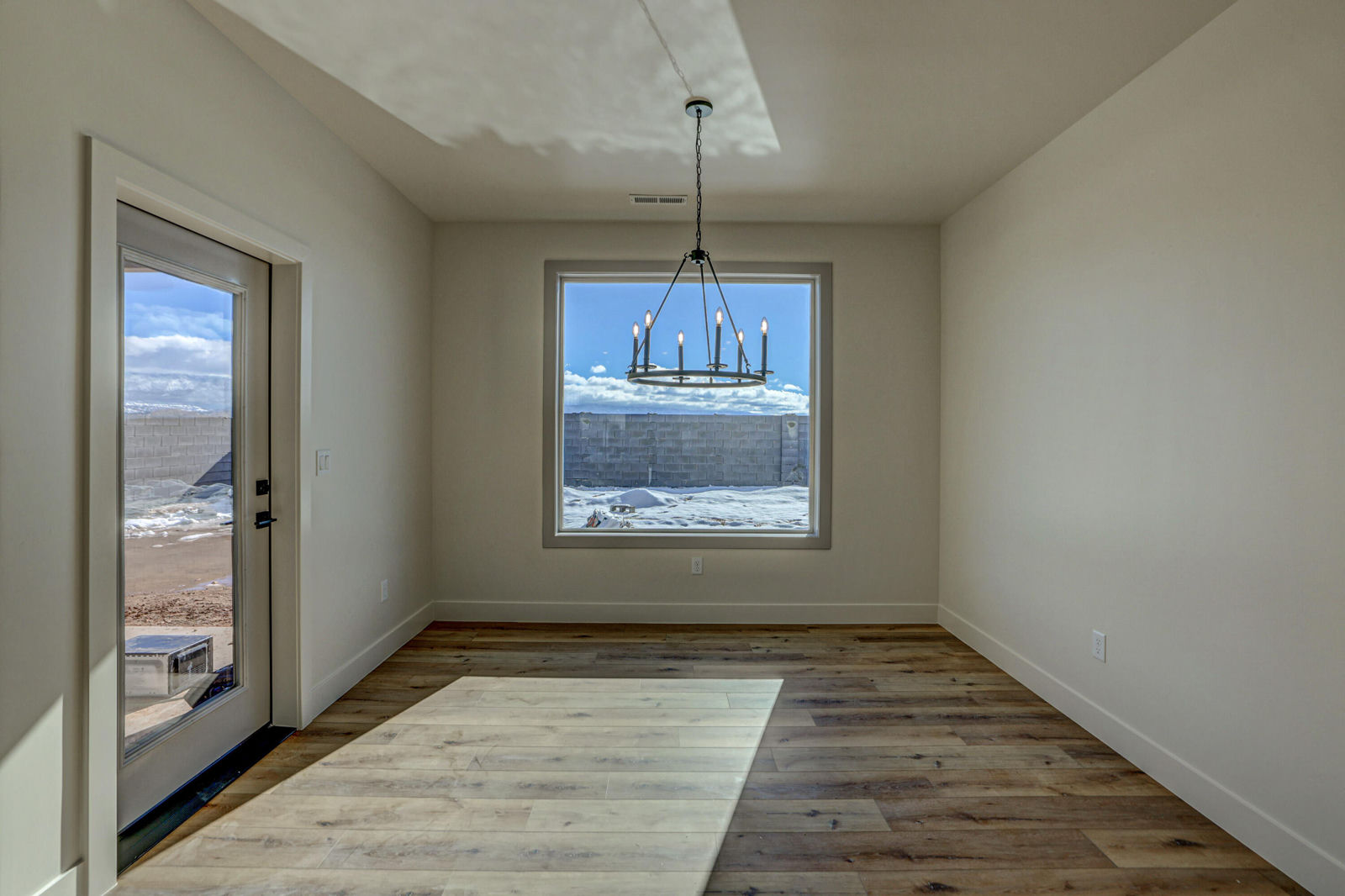 1091 N Olesia ST, Cedar City, photo 13 of 31