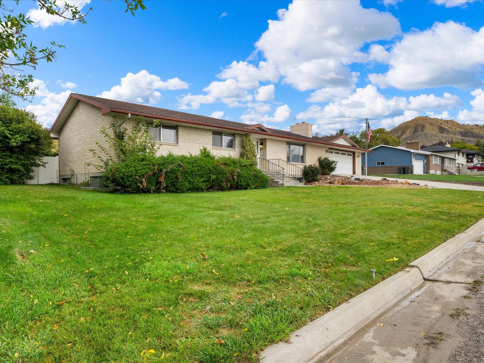 945 Drexel ST, Price, photo 2 of 39