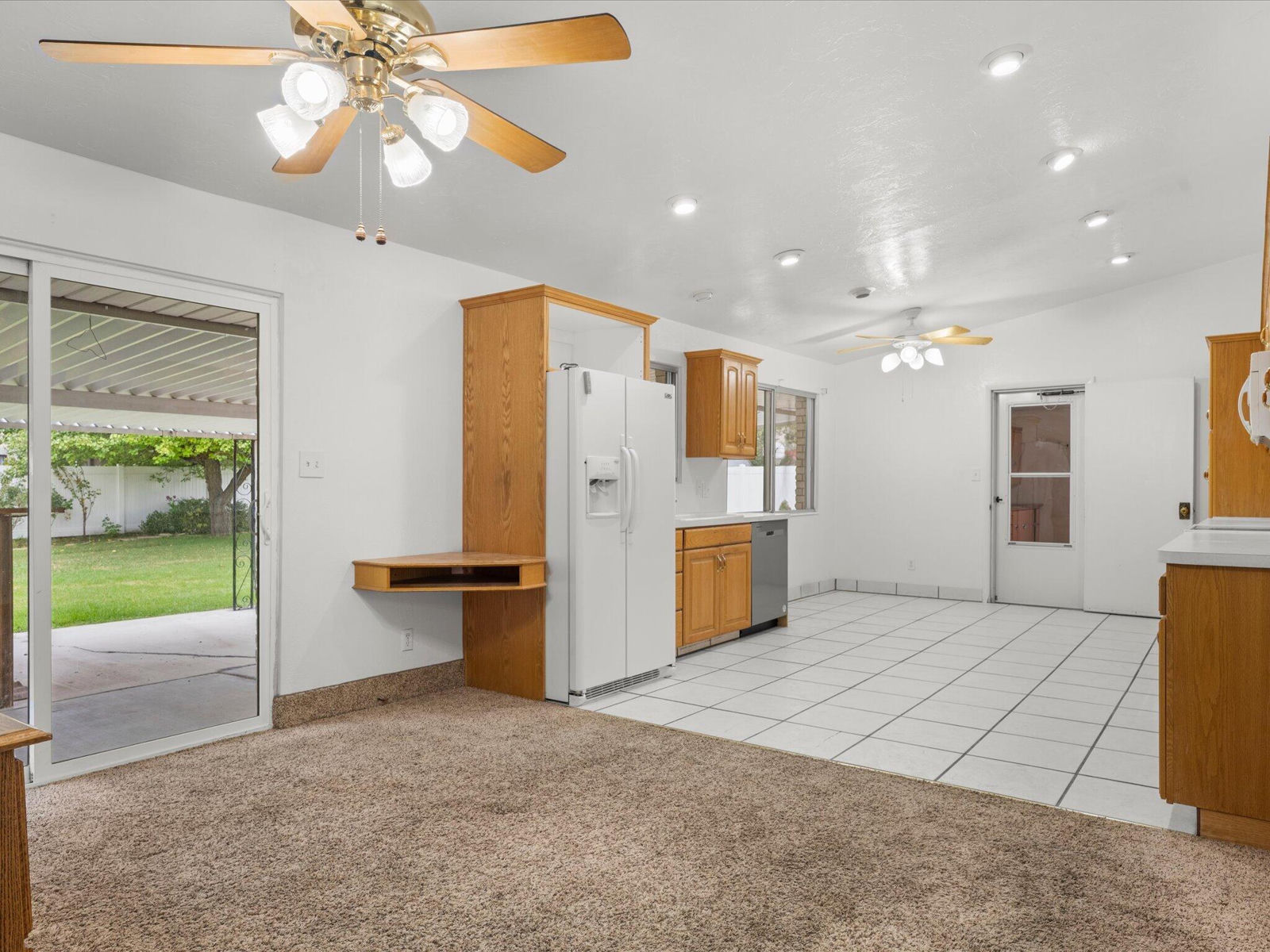 945 Drexel ST, Price, photo 8 of 39