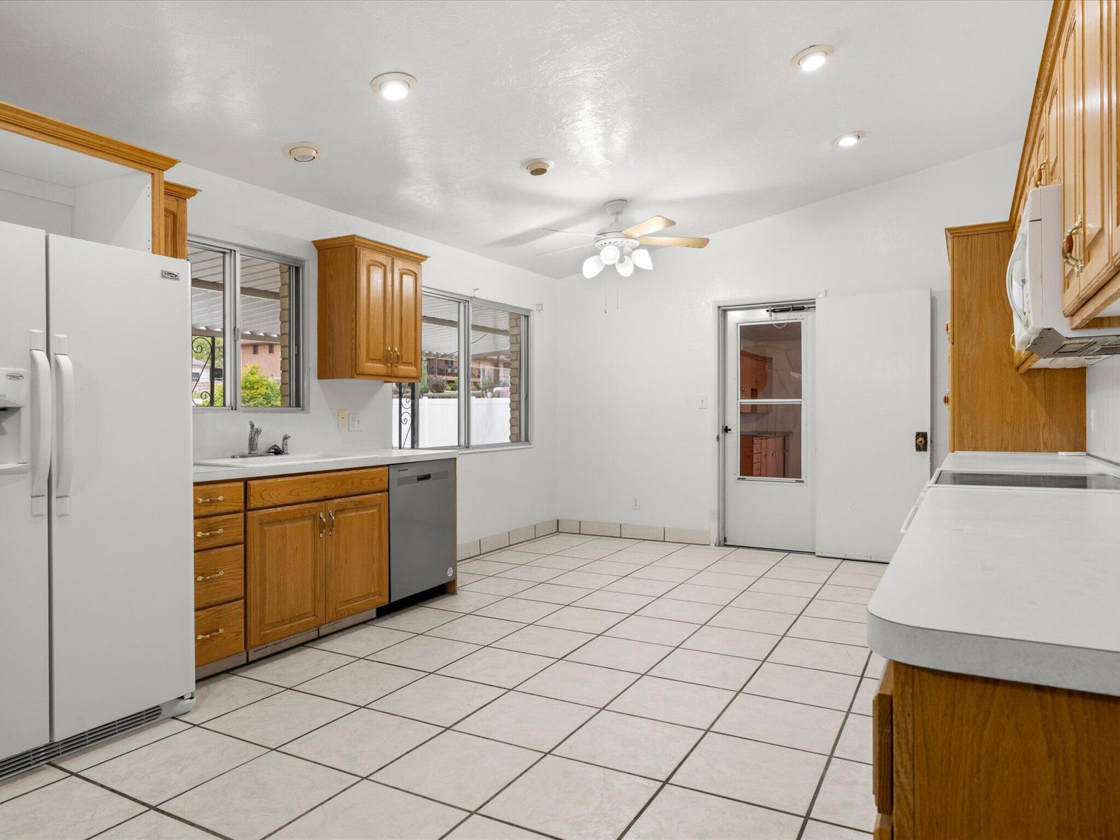 945 Drexel ST, Price, photo 12 of 39