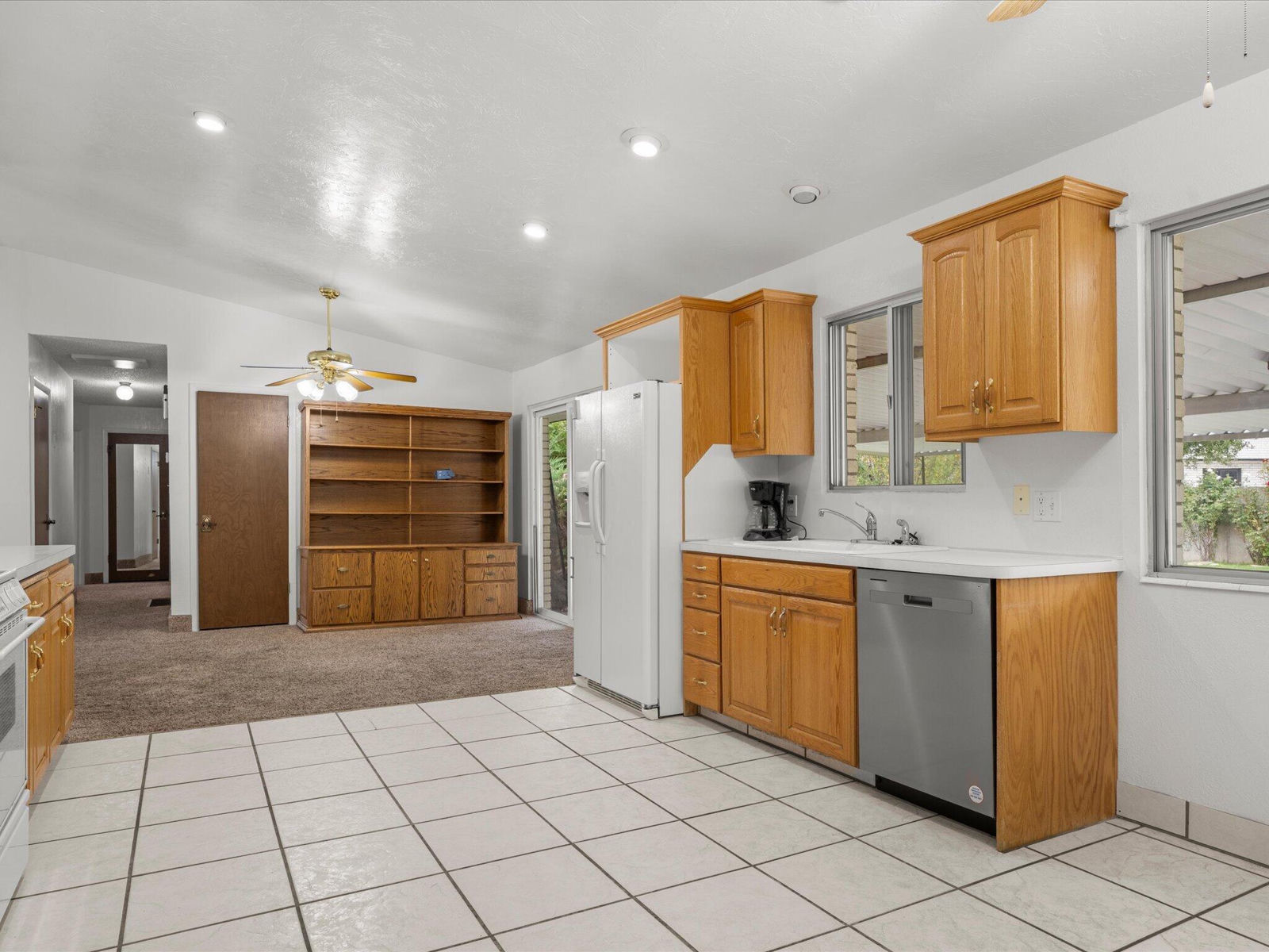 945 Drexel ST, Price, photo 14 of 39