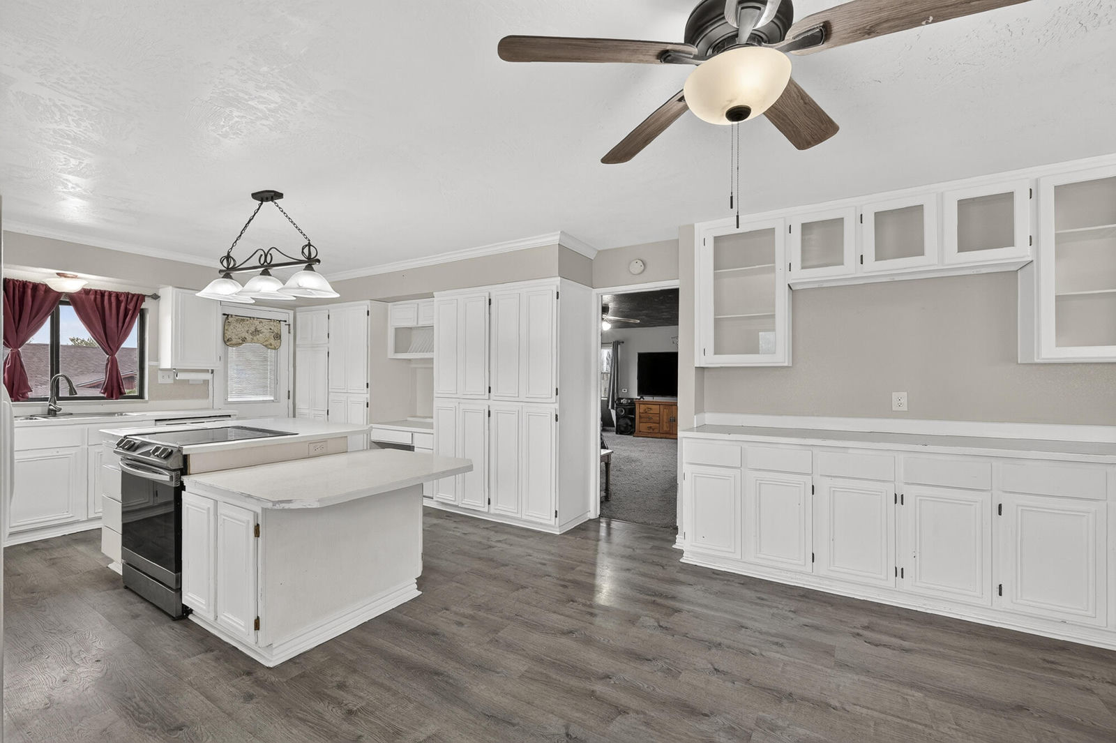 2135 N Wedgewood LN, Cedar City, photo 5 of 66