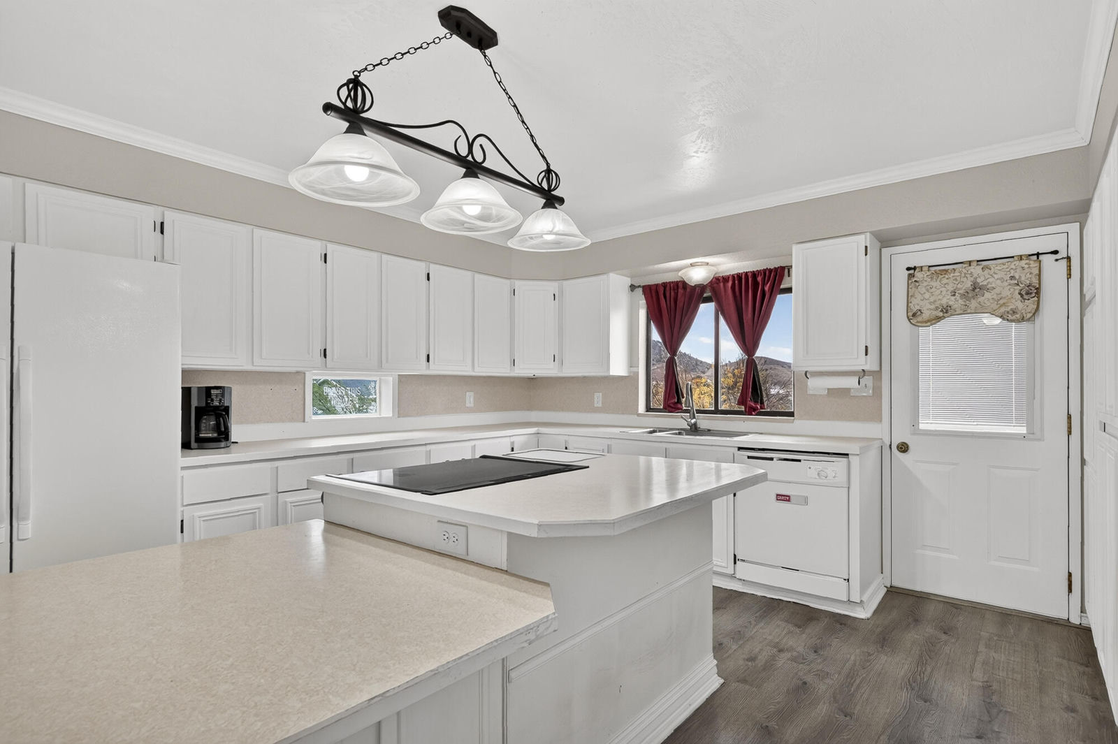 2135 N Wedgewood LN, Cedar City, photo 9 of 66