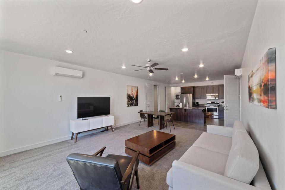 5160 N Villas DR, #6106 & 108, Hurricane, photo 8 of 33