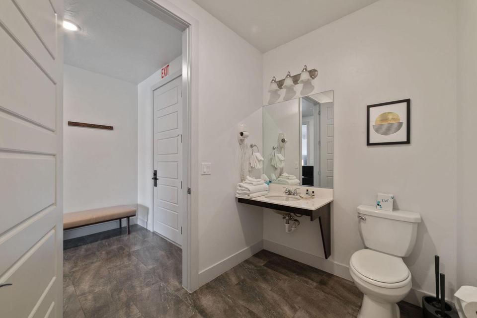 5160 N Villas DR, #6106 & 108, Hurricane, photo 11 of 33