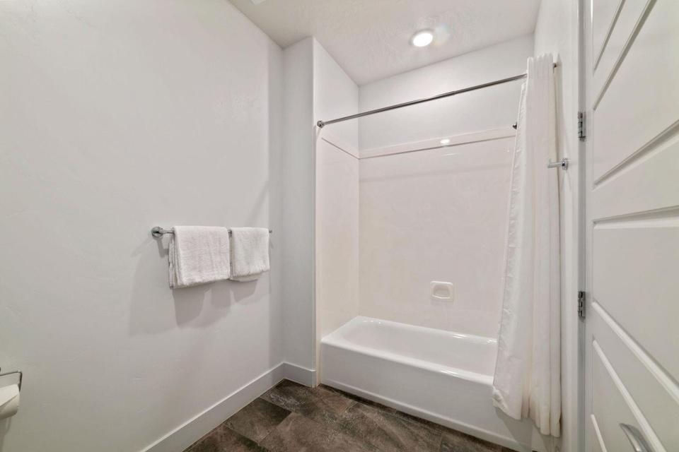 5160 N Villas DR, #6106 & 108, Hurricane, photo 12 of 33