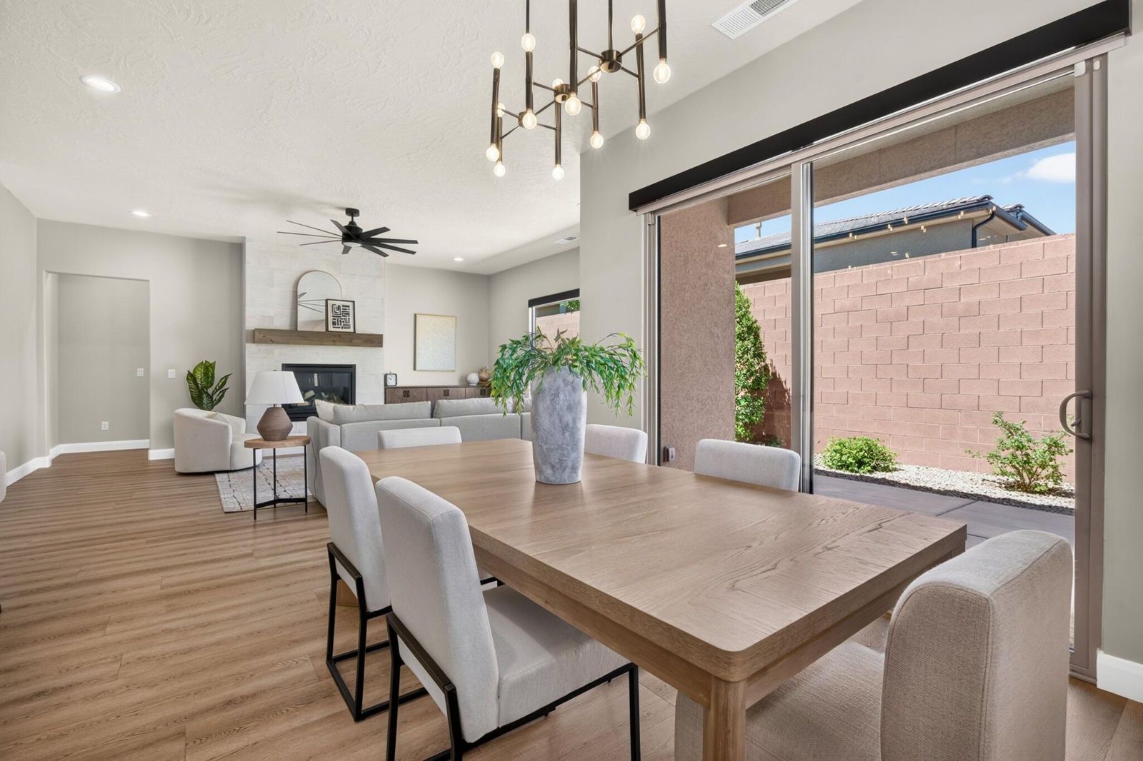 174 S 620 W, Ivins, photo 8 of 66