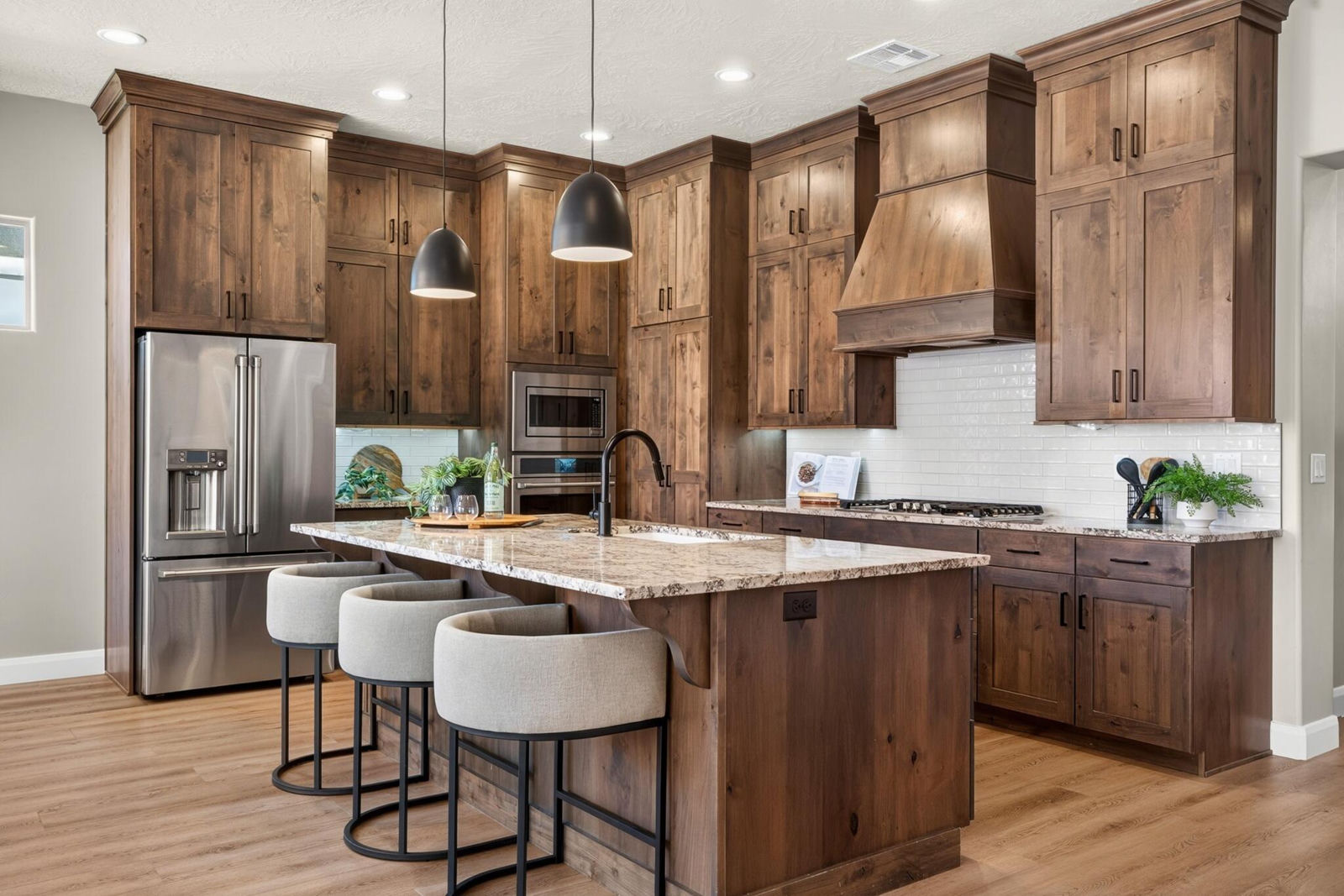 174 S 620 W, Ivins, photo 4 of 66