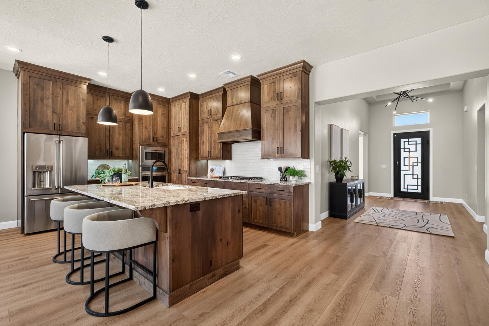174 S 620 W, Ivins, photo 2 of 66
