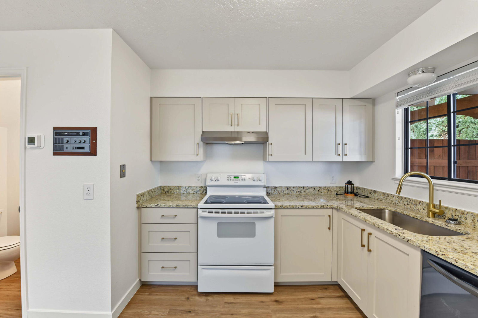 2130 W 70 S, 8, Hurricane, photo 15 of 29