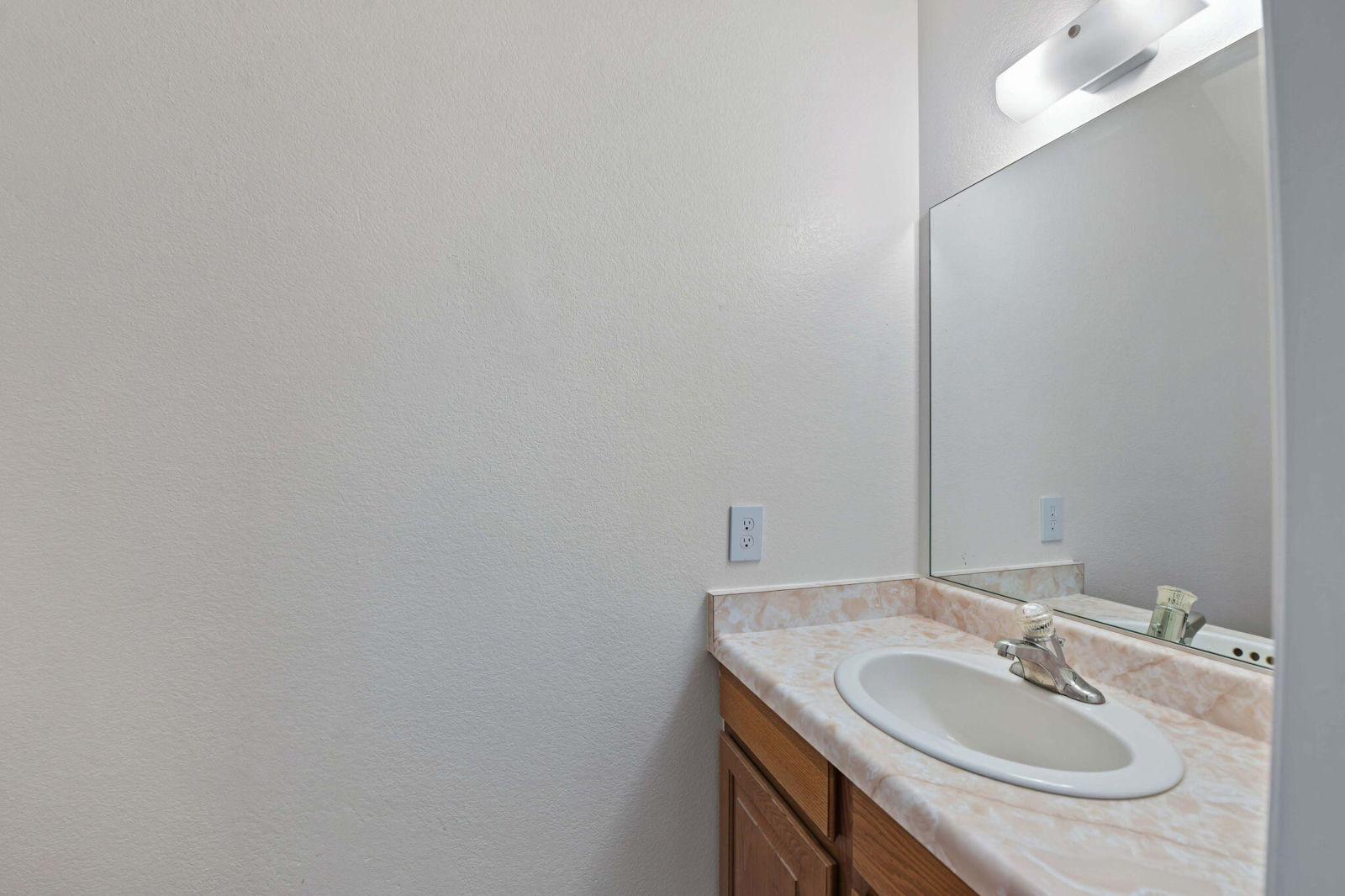 2130 W 70 S, 8, Hurricane, photo 20 of 29