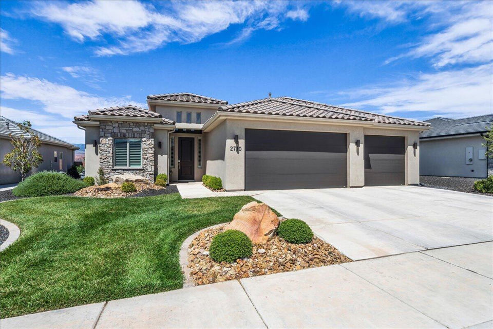 2710 W Columbo LN, St George