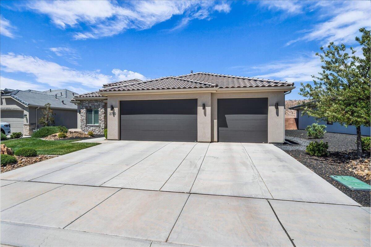 2710 W Columbo LN, St George, photo 2 of 25
