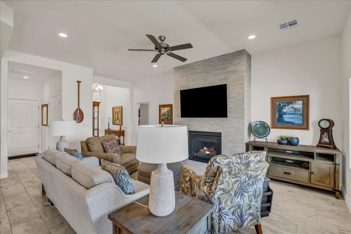 2710 W Columbo LN, St George, photo 5 of 25