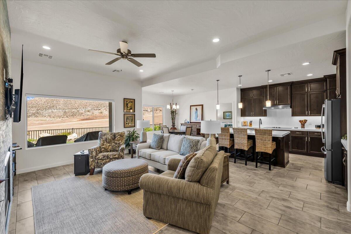 2710 W Columbo LN, St George, photo 7 of 25