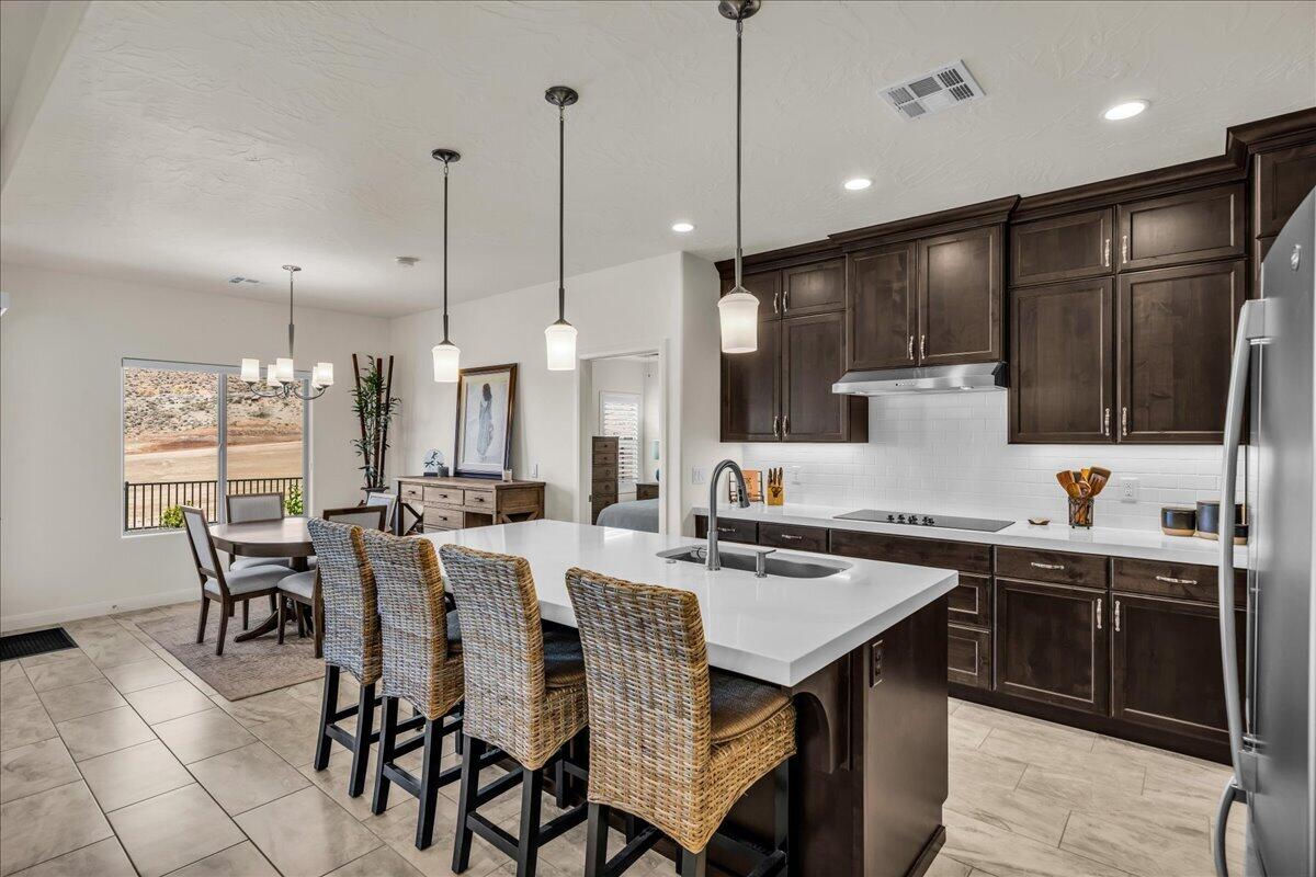 2710 W Columbo LN, St George, photo 8 of 25