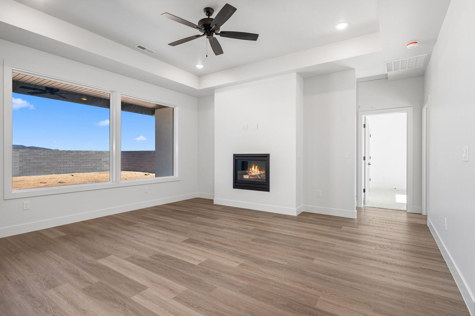1079 N Olesia ST, Cedar City, photo 7 of 25