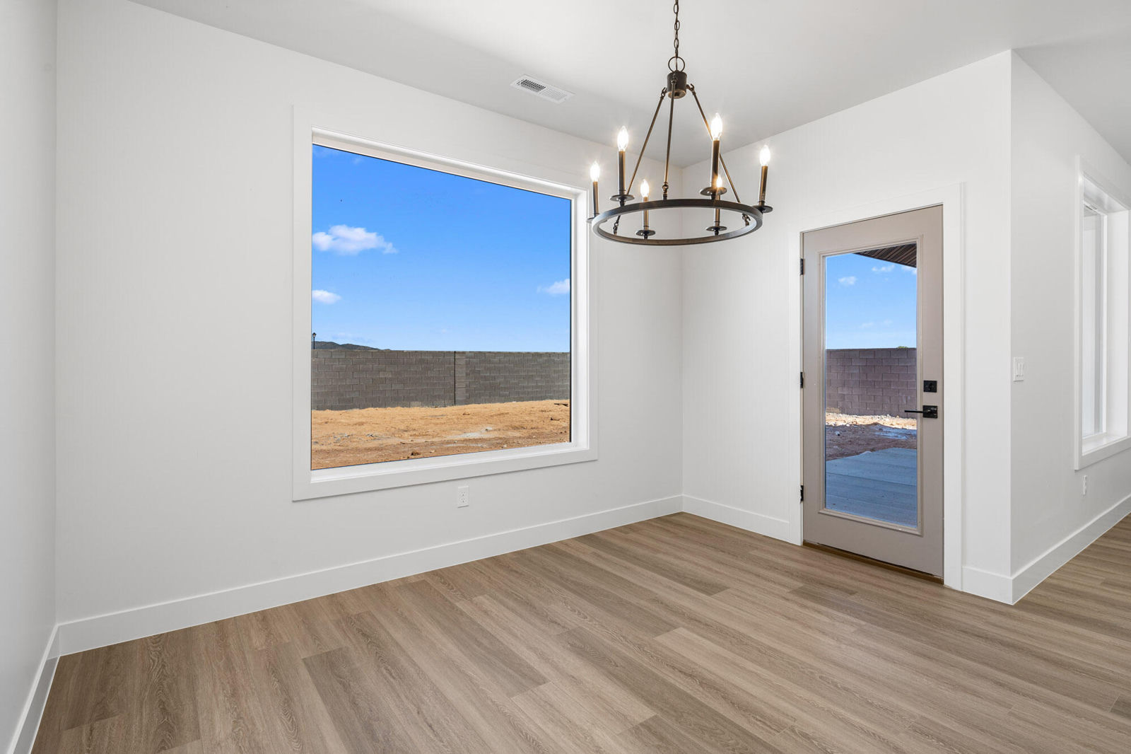 1079 N Olesia ST, Cedar City, photo 13 of 25