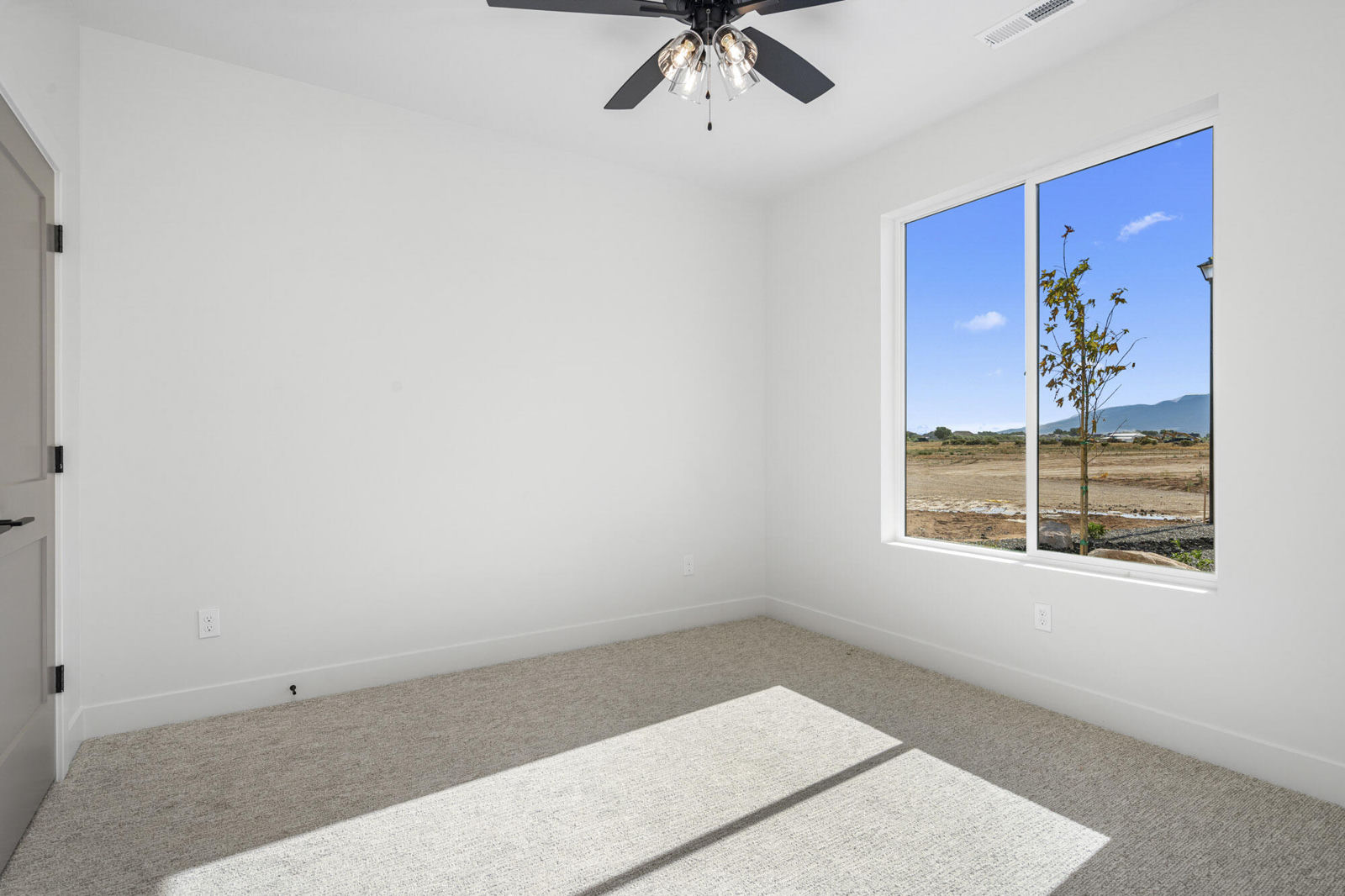 1079 N Olesia ST, Cedar City, photo 21 of 25
