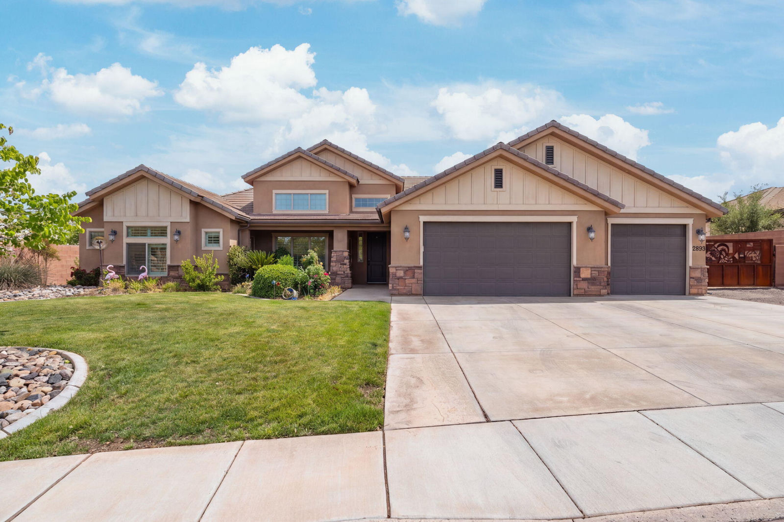 2893 E Carmine DR, St George, photo 2 of 35