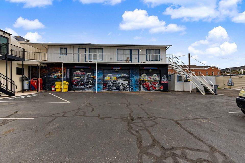 165 W St George Blvd, St George, photo 15 of 17