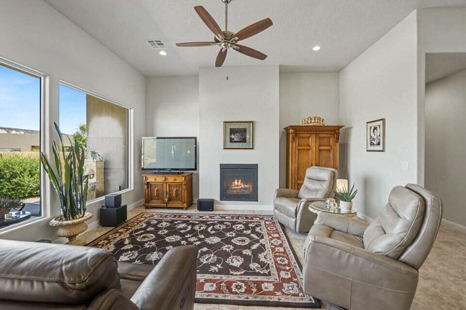 1492 Pocket Mesa DR, St George, photo 6 of 25