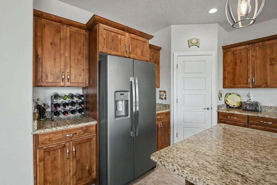 1492 Pocket Mesa DR, St George, photo 8 of 25