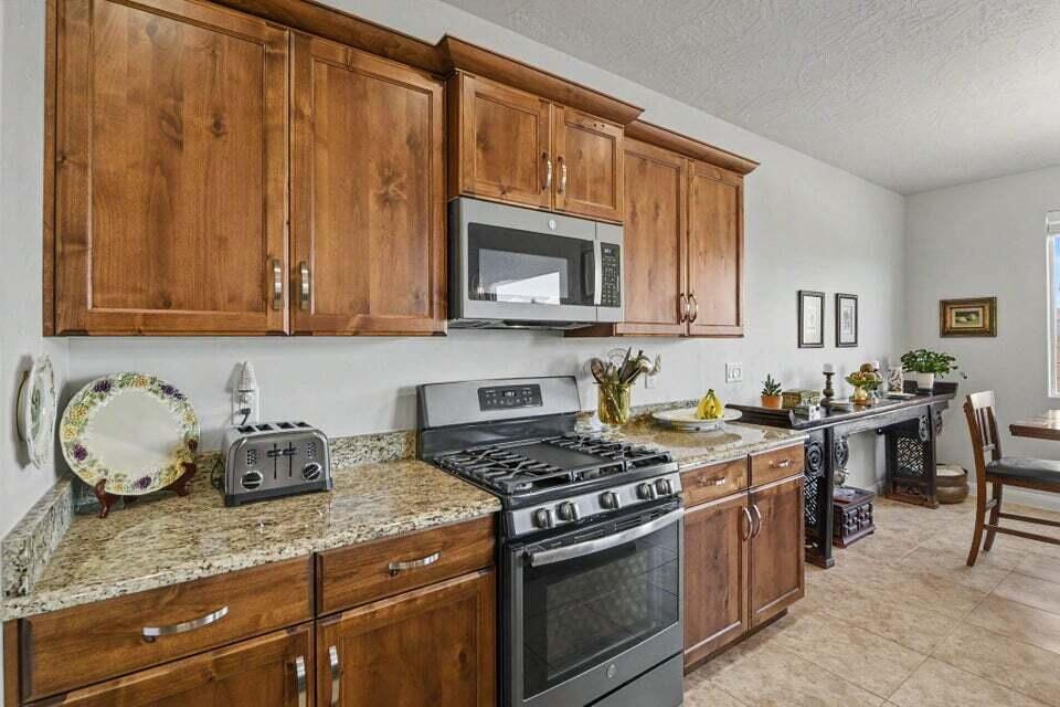 1492 Pocket Mesa DR, St George, photo 9 of 25