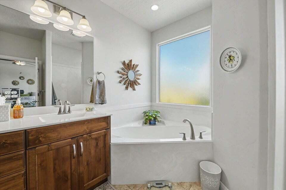 1492 Pocket Mesa DR, St George, photo 14 of 25