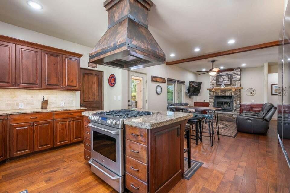738 High Ground DR, Dammeron Valley, photo 12 of 65