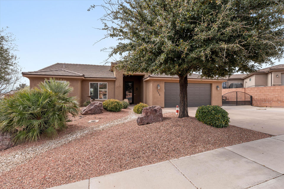 555 N Torey LN, Hurricane, photo 2