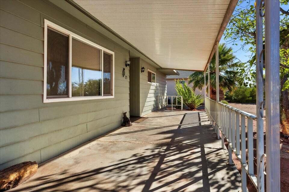 175 E 300 N, Ivins, photo 5 of 39