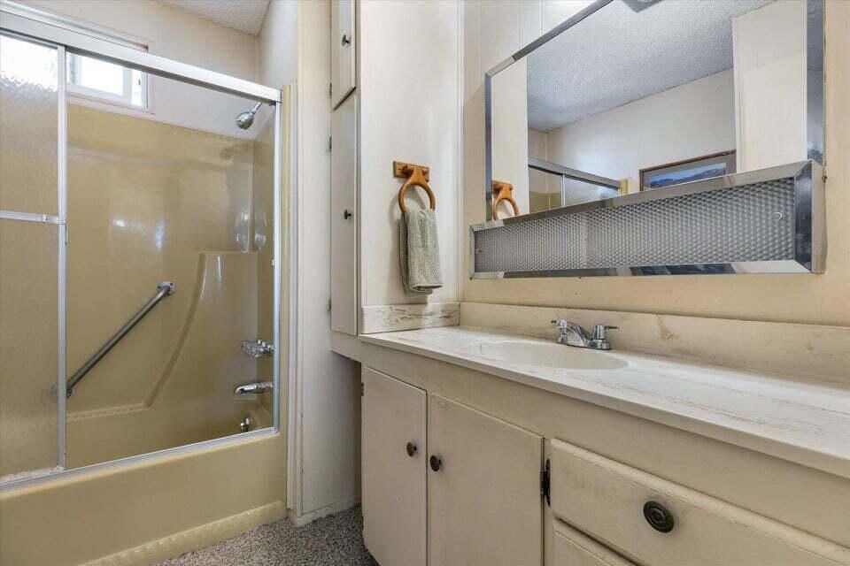 175 E 300 N, Ivins, photo 21 of 39